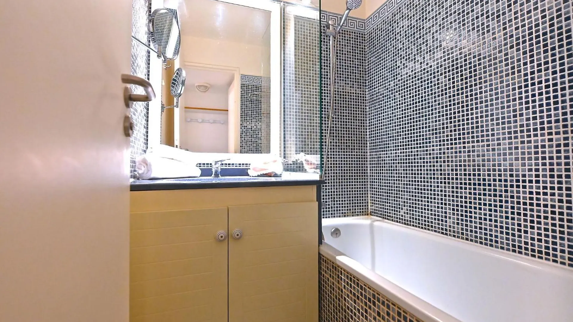 Apartment Village Cap Esterel - Le Hameau-35 By Interhome Saint-Raphaël Francia